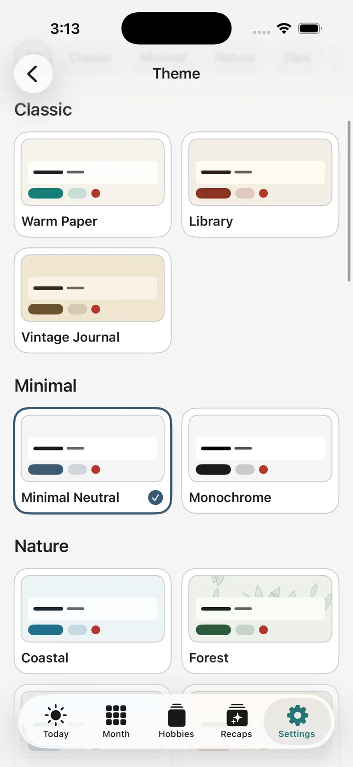 Hobby Tracker appearance selector showing warm paper, minimal, coastal, and forest themes.